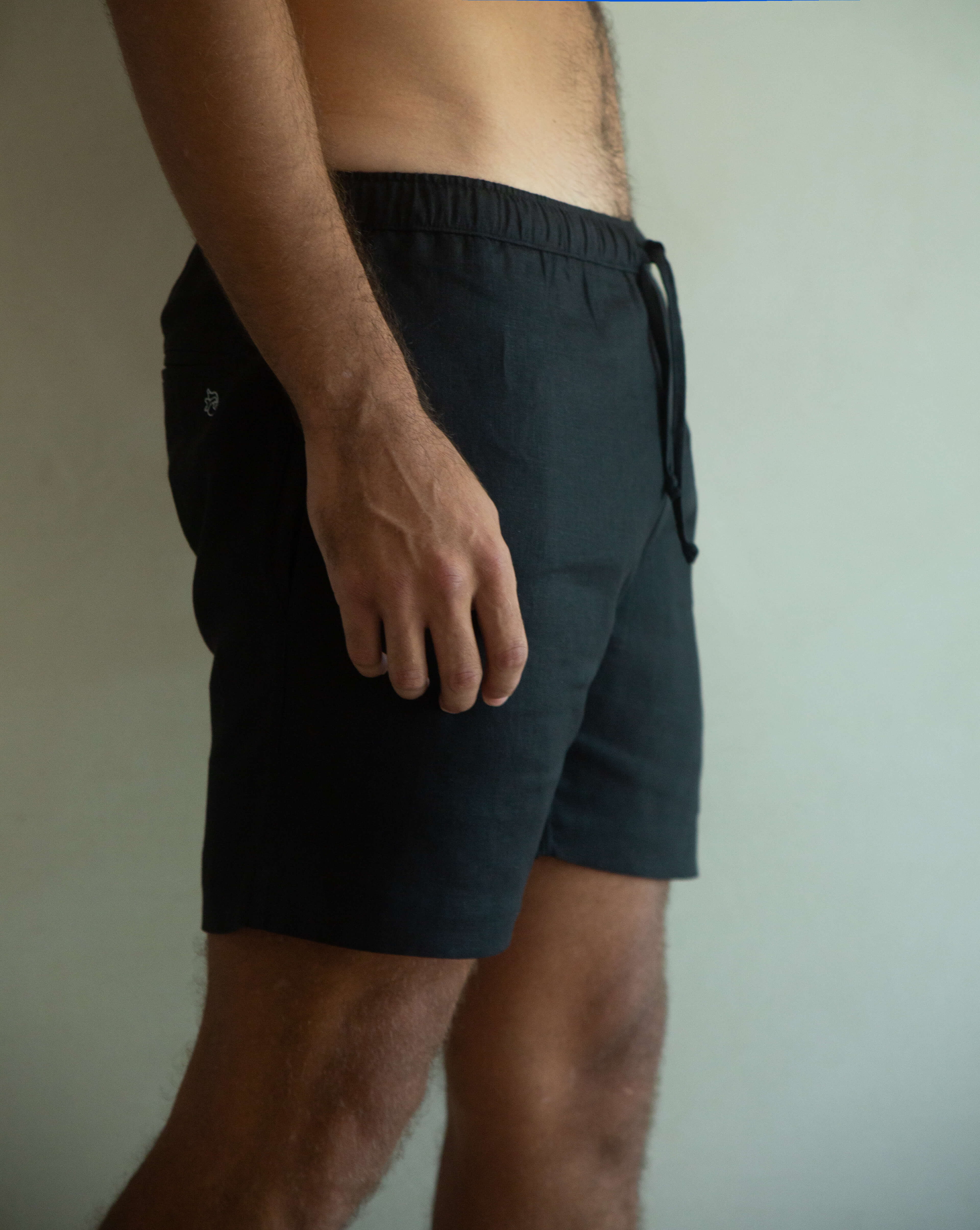 CAPRI Linen Bermudas - Black - CRASQI